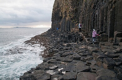 pemandangan menarik di Fingal’s Cave